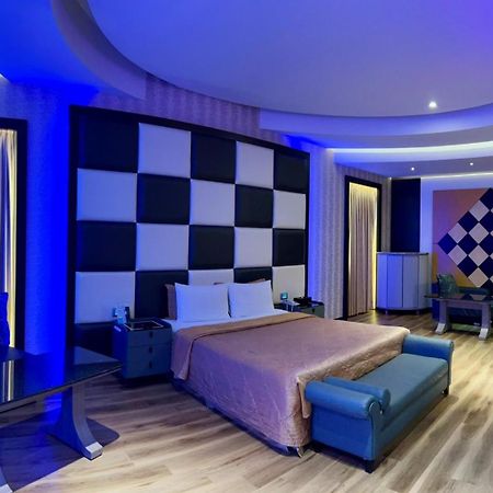 Wei Feng Exquisite Motel Pintung Branch Pingtung Extérieur photo