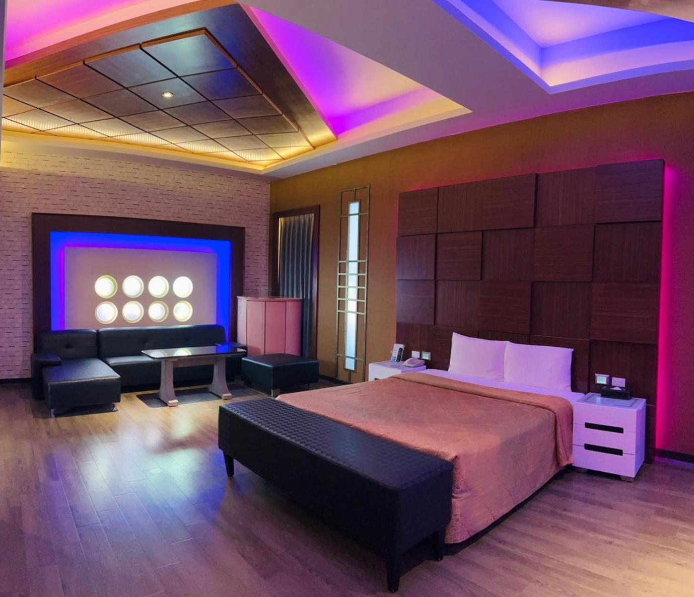Wei Feng Exquisite Motel Pintung Branch Pingtung Extérieur photo