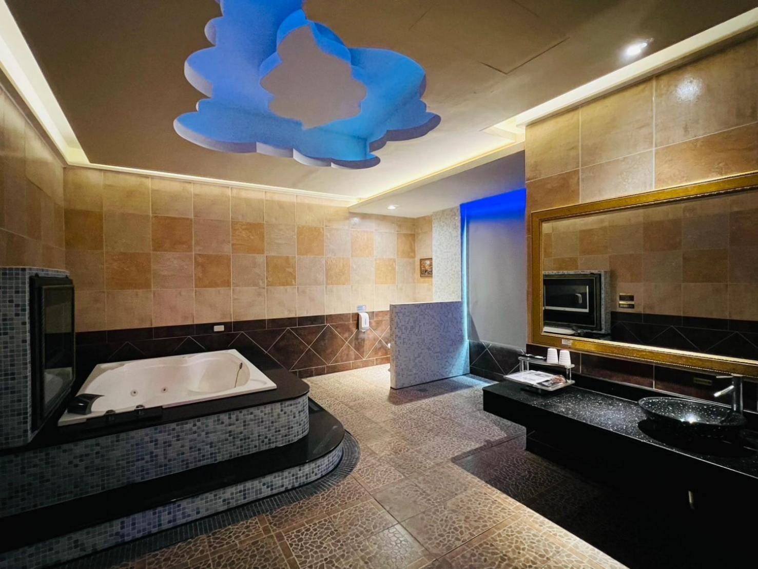 Wei Feng Exquisite Motel Pintung Branch Pingtung Extérieur photo